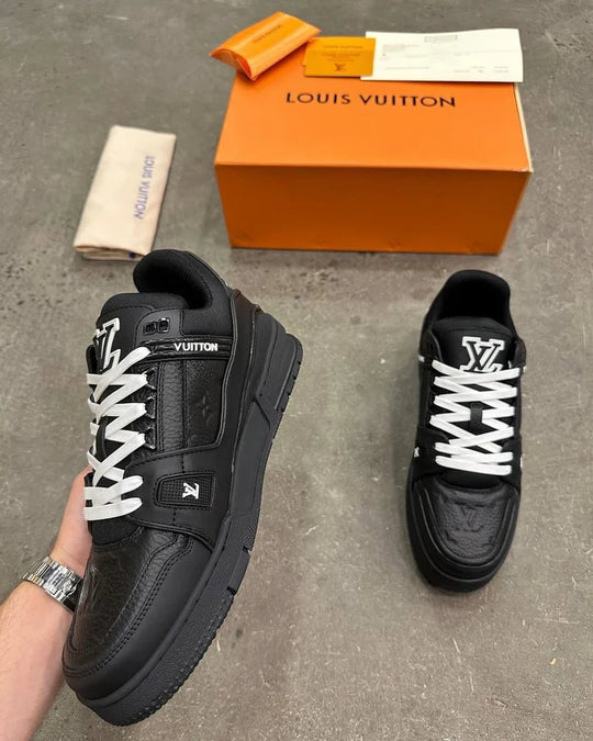 LOUIS VUITTON TRAINER BLACK